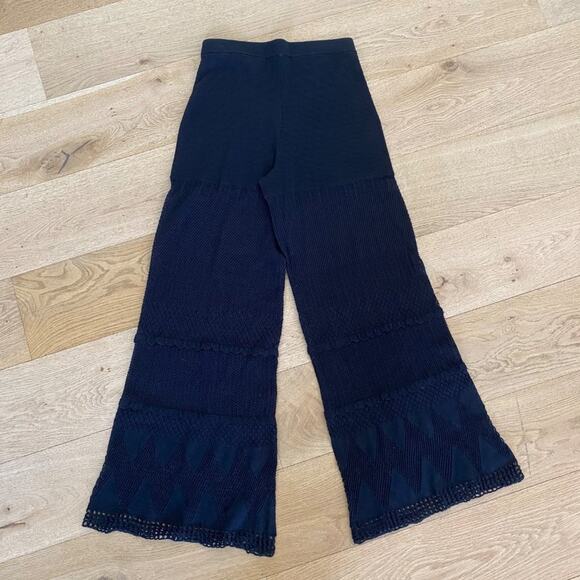 Toccin Crochet Pants in Jet Black - Picture 7 of 8